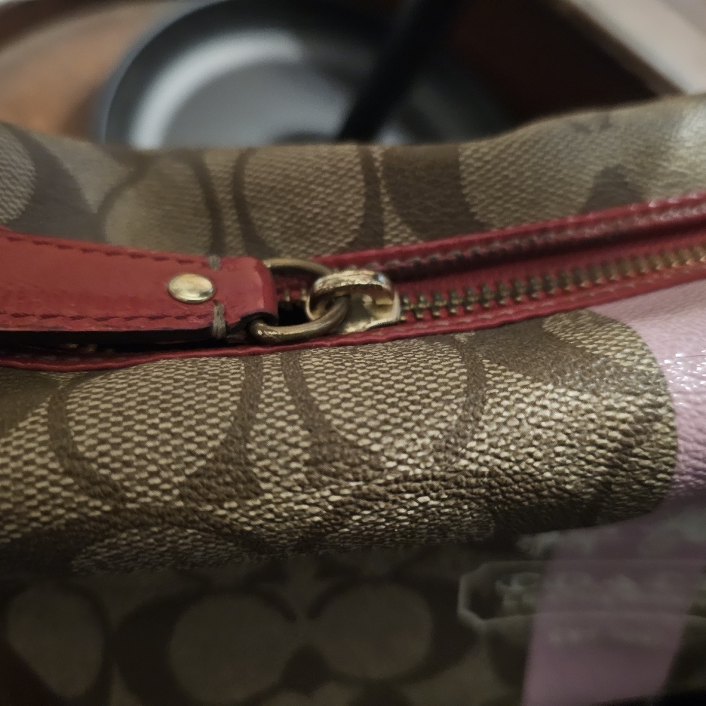 Handbag - Picture 3 of 5
